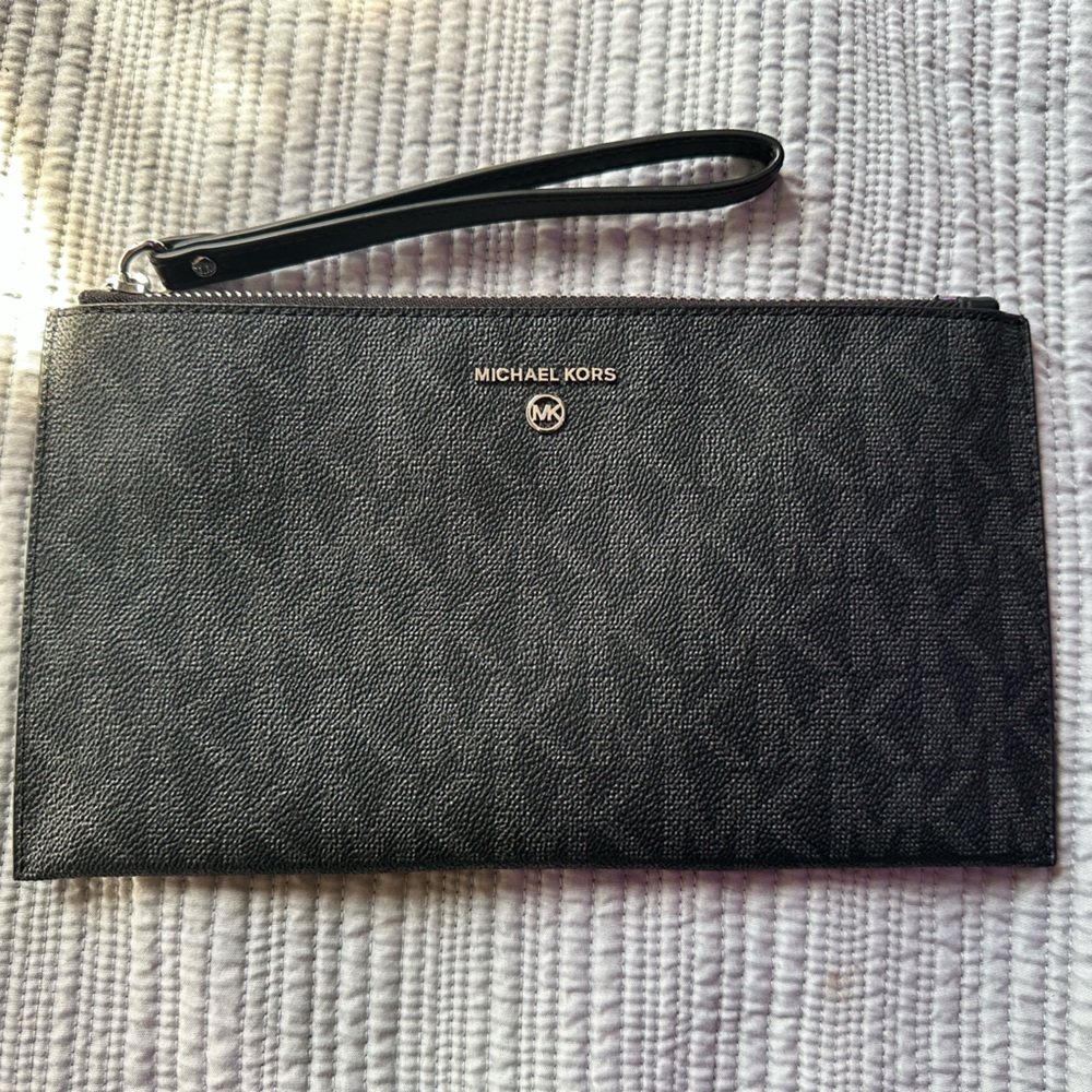 Michael Kors Lg Jet Set Charm Wristlet